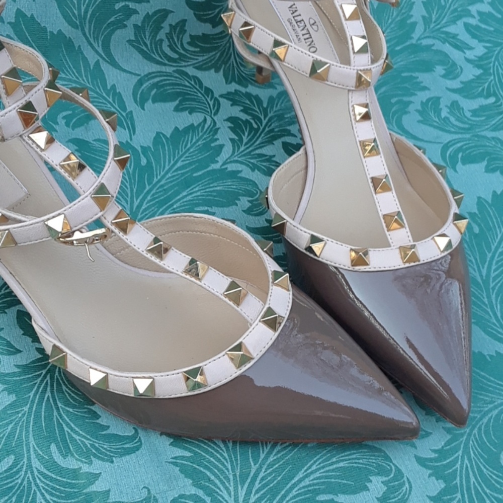 Like New Valentino rockstud mocha heels 8.5/39.5 - Picture 8 of 8